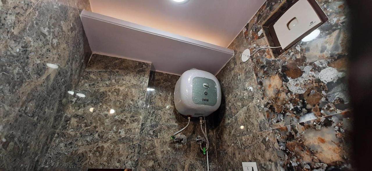 Aggarwal Luxury With Private Kitchen Washroom And Balcony Along With Fridge, Ac, Android Tv, Wifi In Main Lajpat Nagar New Delhi